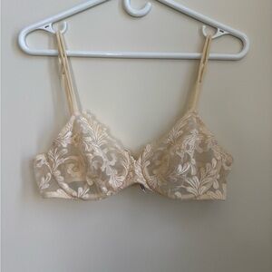Vintage La Perla Elegant Cream Lace Bra - Size